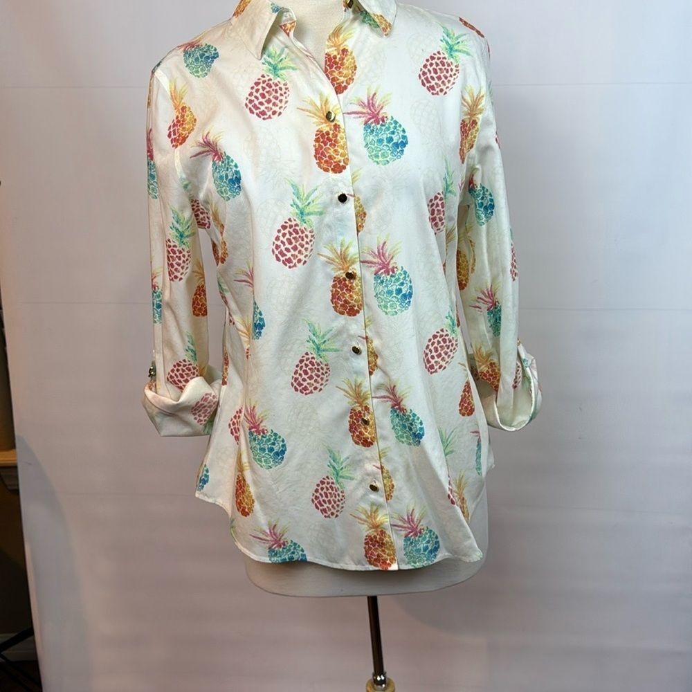 Chico's pineapple no iron button down shirt, Size 1 (Medium 8)